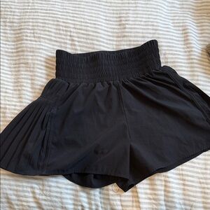 Women's Black Elastic Waist Pleated Shorts